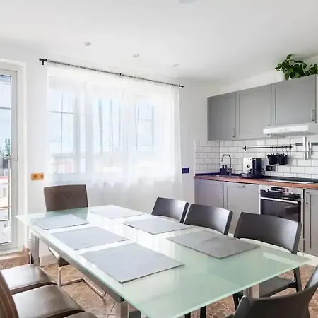 Apartamento Huge 5-bedrooms Near Castle