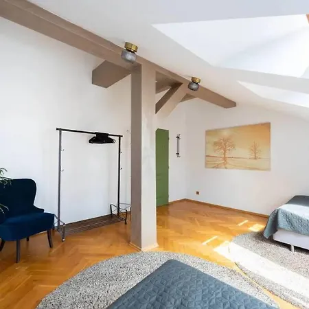 Huge 5-bedrooms Near Castle Apartamento Praga