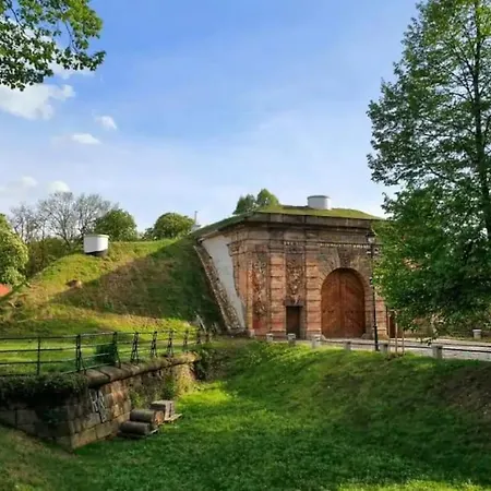 Διαμέρισμα Huge 5-bedrooms Near Castle *