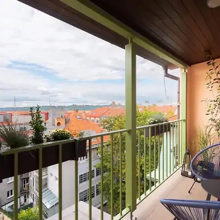 Διαμέρισμα Huge 5-bedrooms Near Castle