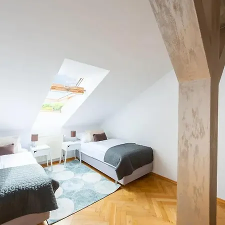 Διαμέρισμα Huge 5-bedrooms Near Castle